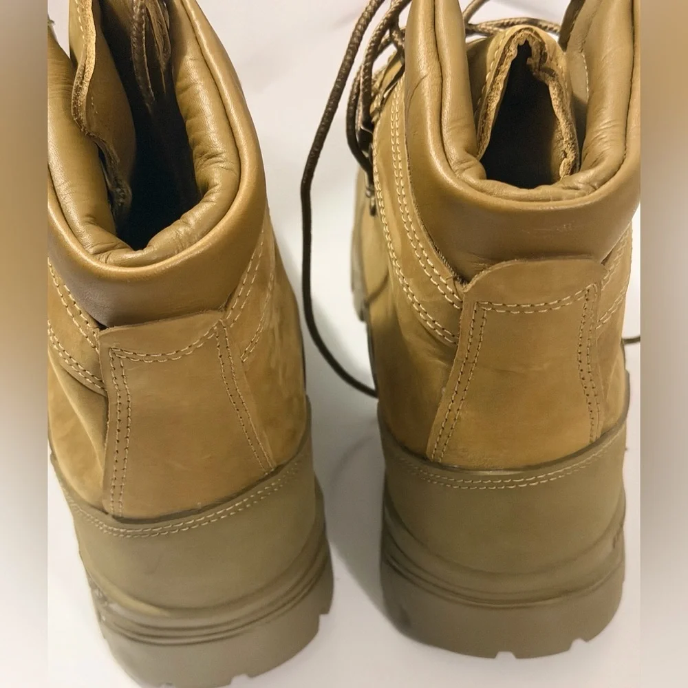 GORE-TEX Men’s Tan Hiking Boots